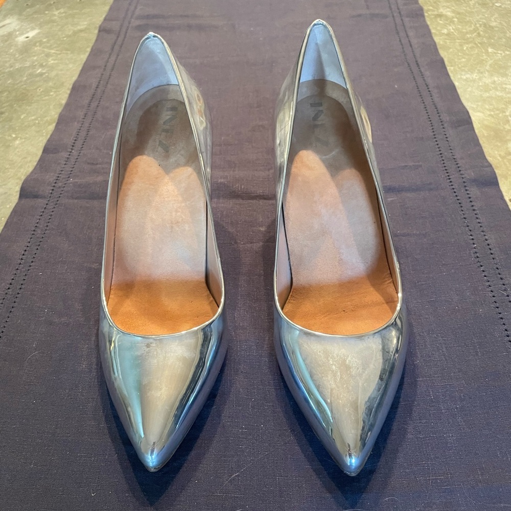 Inez Lola Pumps